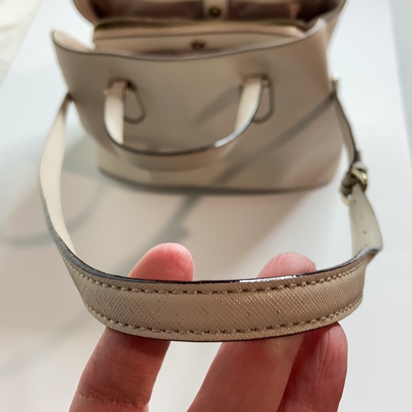 SOLD Kate Spade Pebbled Leather Handbag - Picture 13 of 16